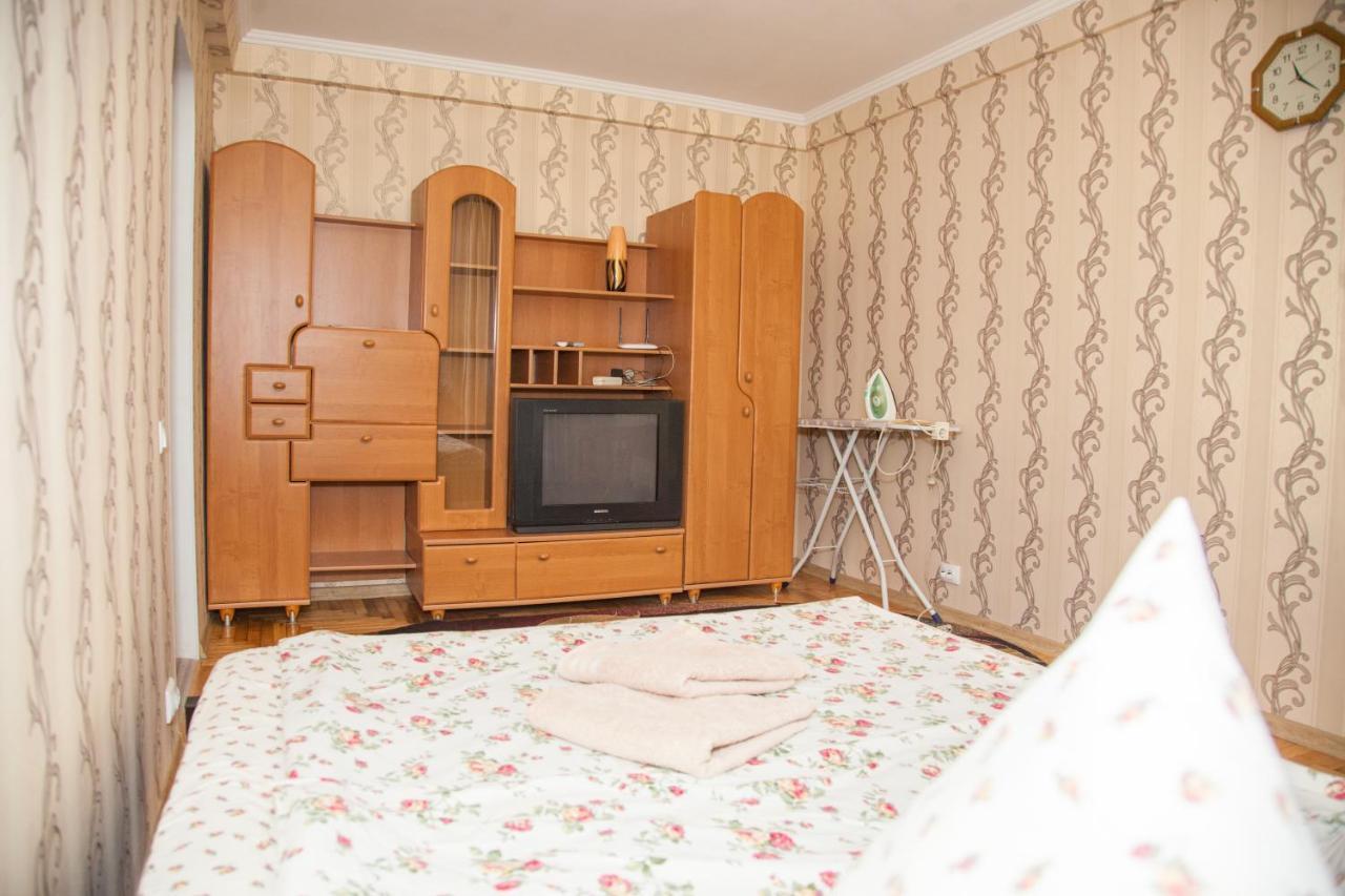 1 Room Apart On Str. Ukrainskaya 34 Zaporizhia エクステリア 写真